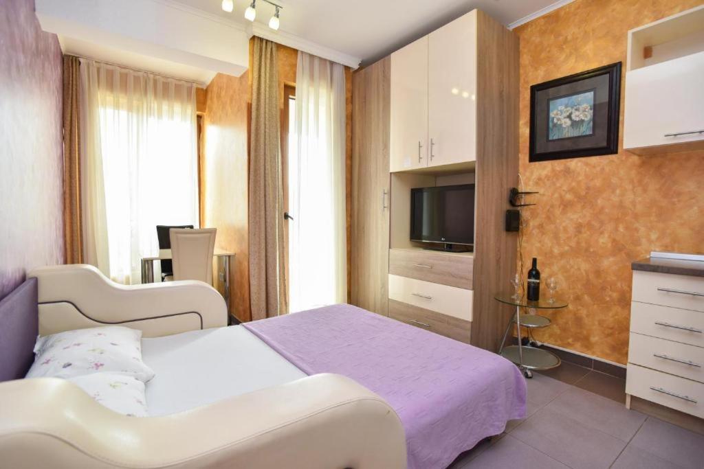Lux M Center * Budva